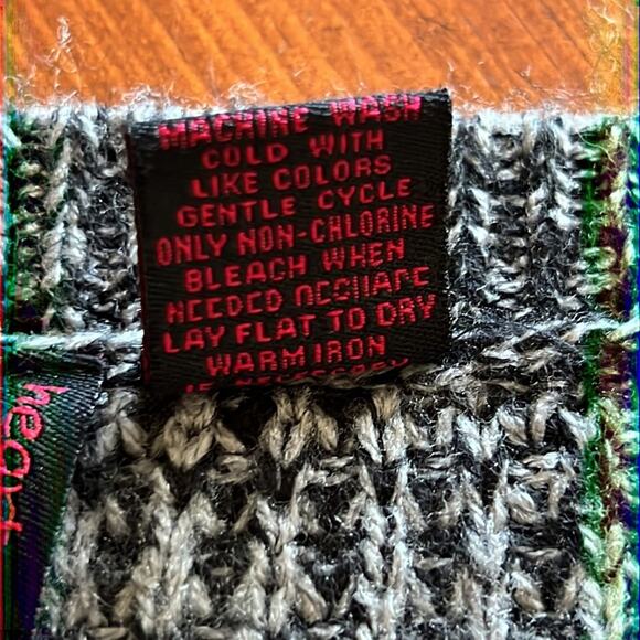 Heart N Crush Black and Gray Knit Tunic Sweater Womans Size Medium - Picture 6 of 8